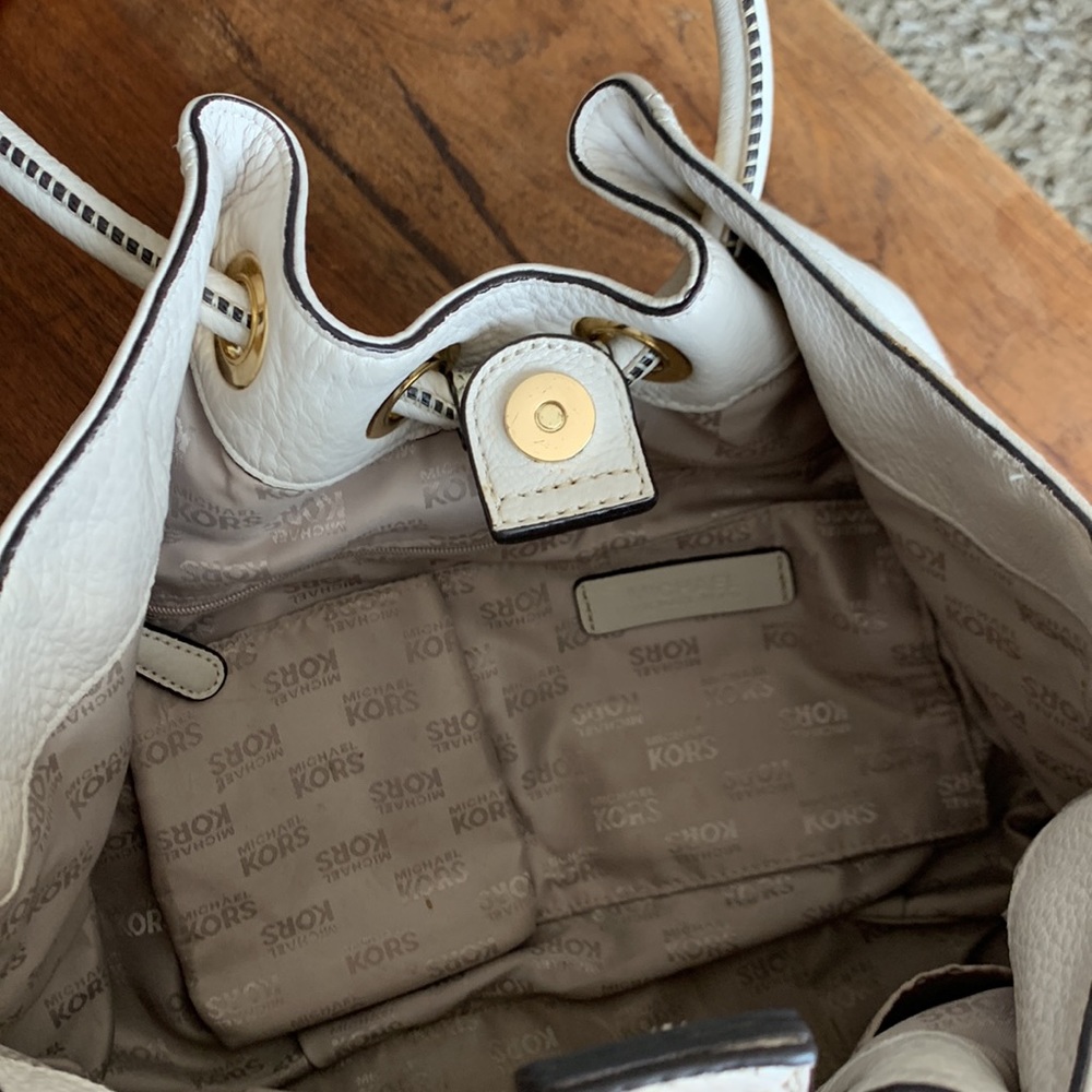 Michael Kors Purse - Picture 7 of 9